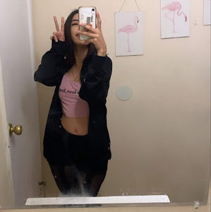 Meet your Posher, Xhalyhanna